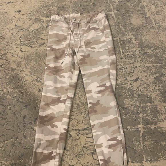 American Eagle Womans size 6 - Picture 2 of 4